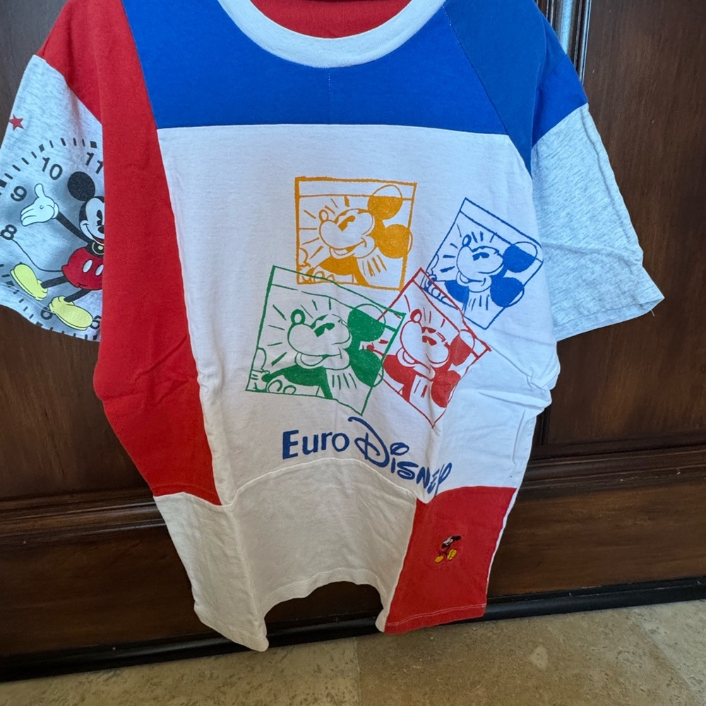 Vintage Red and Blue Short Sleeve Tee with Graphic Design